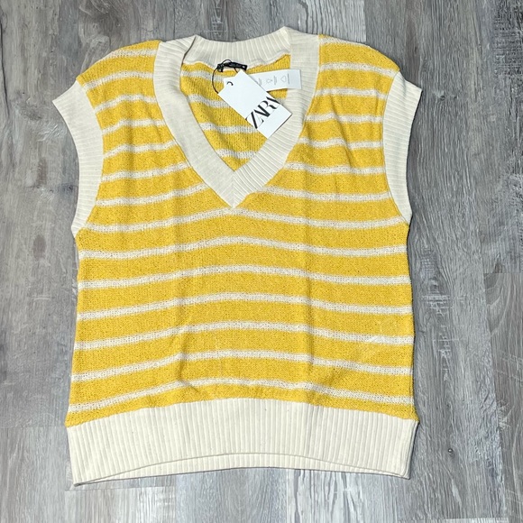 Zara Yellow and White Striped Knit Rustic Vest Size S NWT - Picture 3 of 14